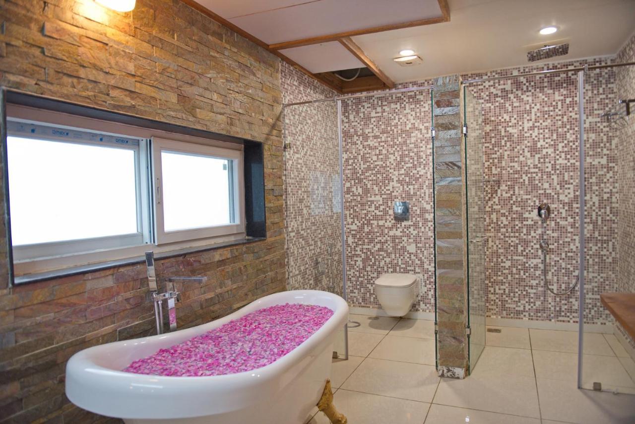 Wild Rose Resort & Spa Пушкар Екстериор снимка